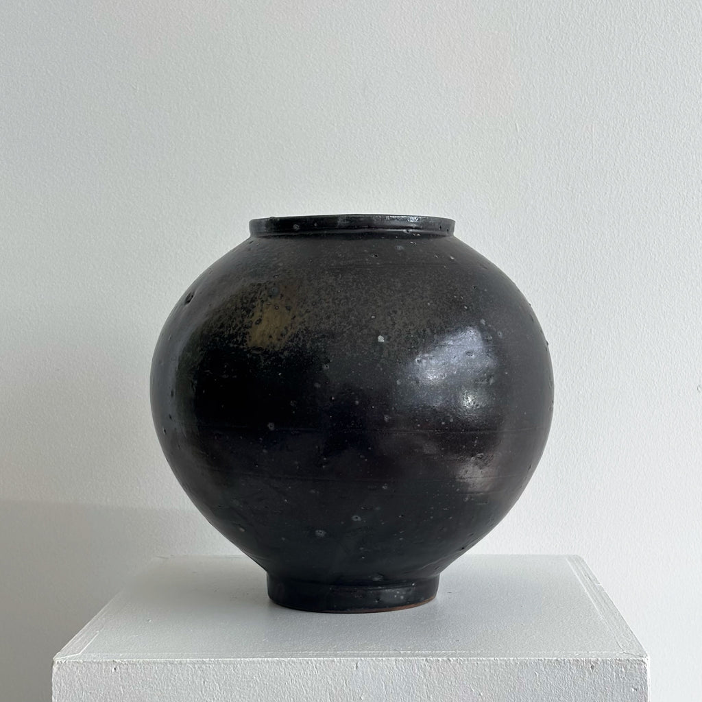 Midi moon vase Charcoal