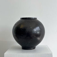 Midi moon vase Charcoal